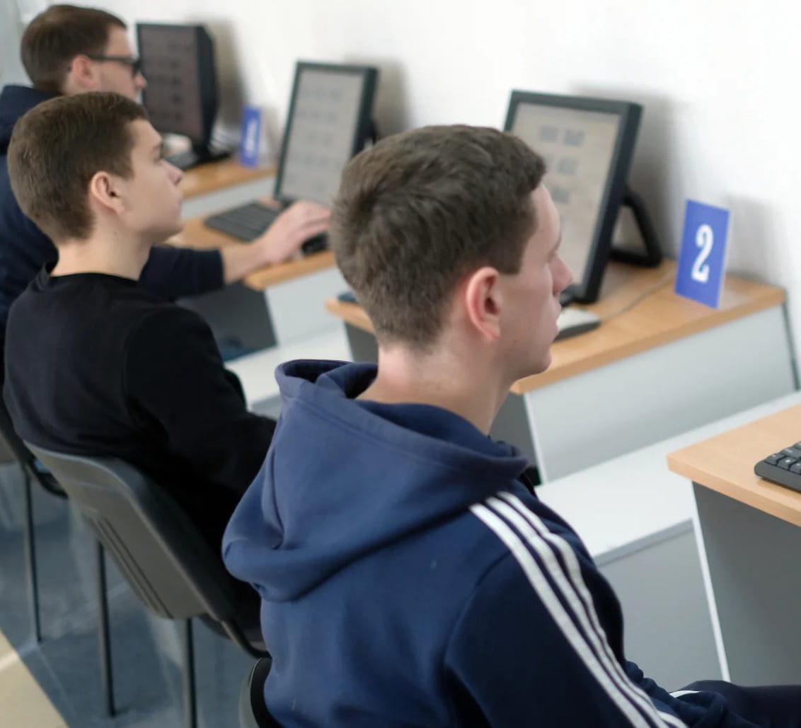 Mock theory test practice – online question bank for UK driving test preparation